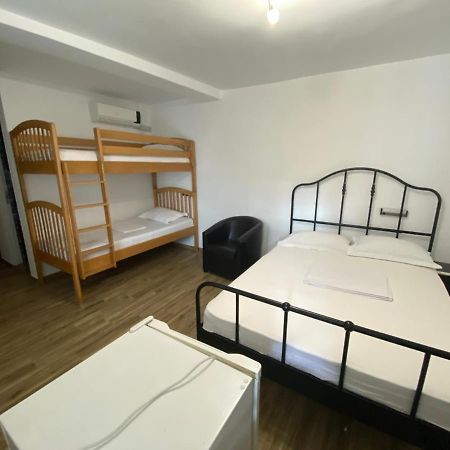 Casa Ciobi Hotel Două Mai Buitenkant foto