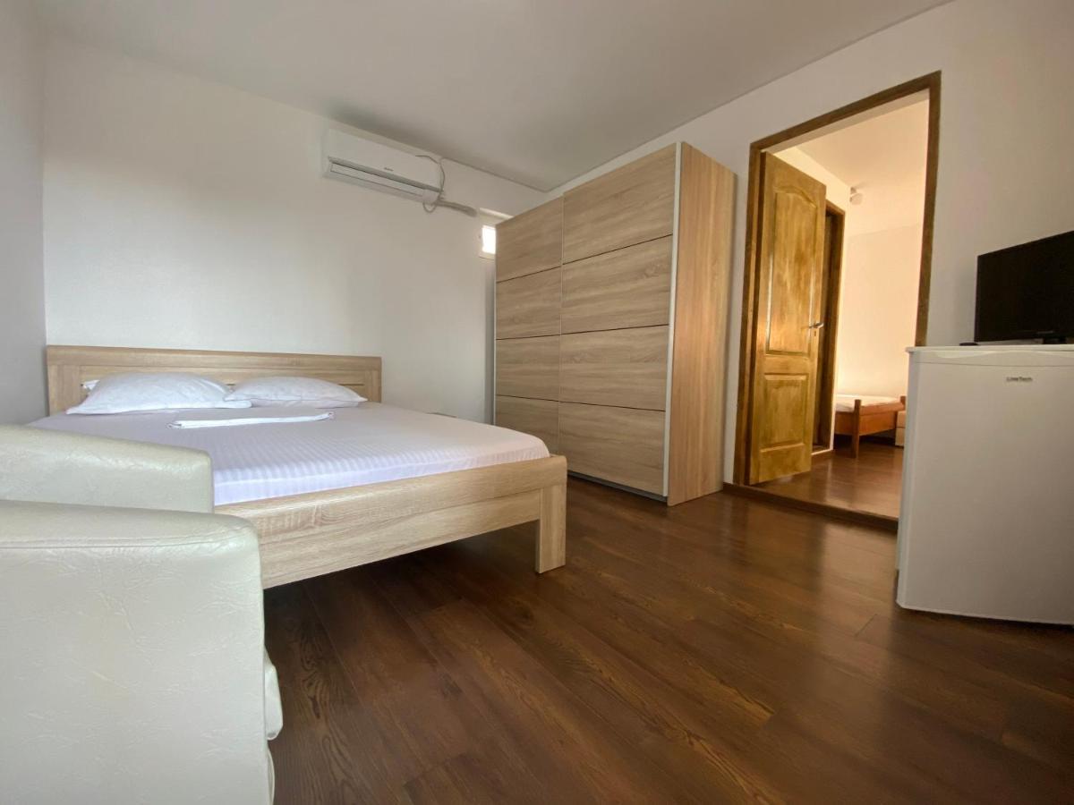 Casa Ciobi Hotel Două Mai Buitenkant foto