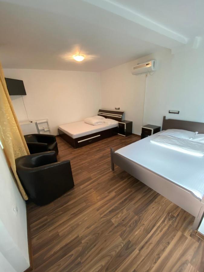 Casa Ciobi Hotel Două Mai Buitenkant foto