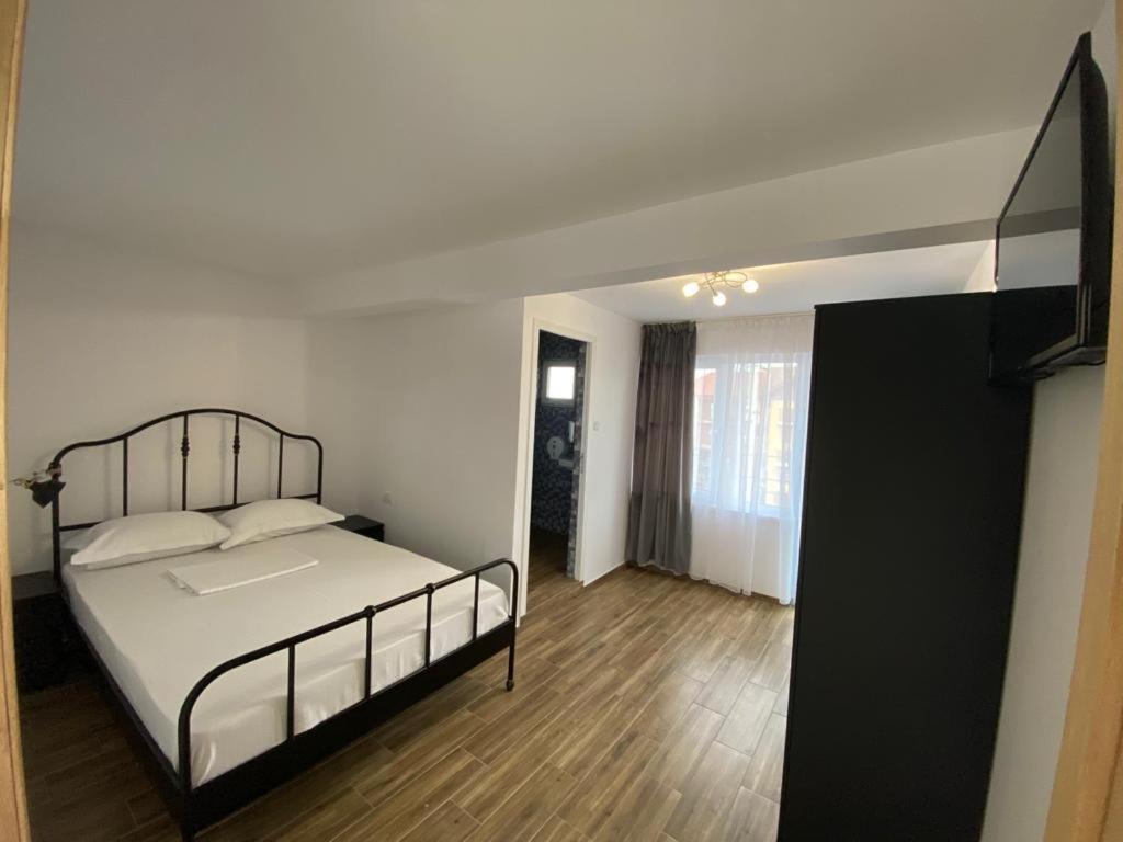 Casa Ciobi Hotel Două Mai Buitenkant foto