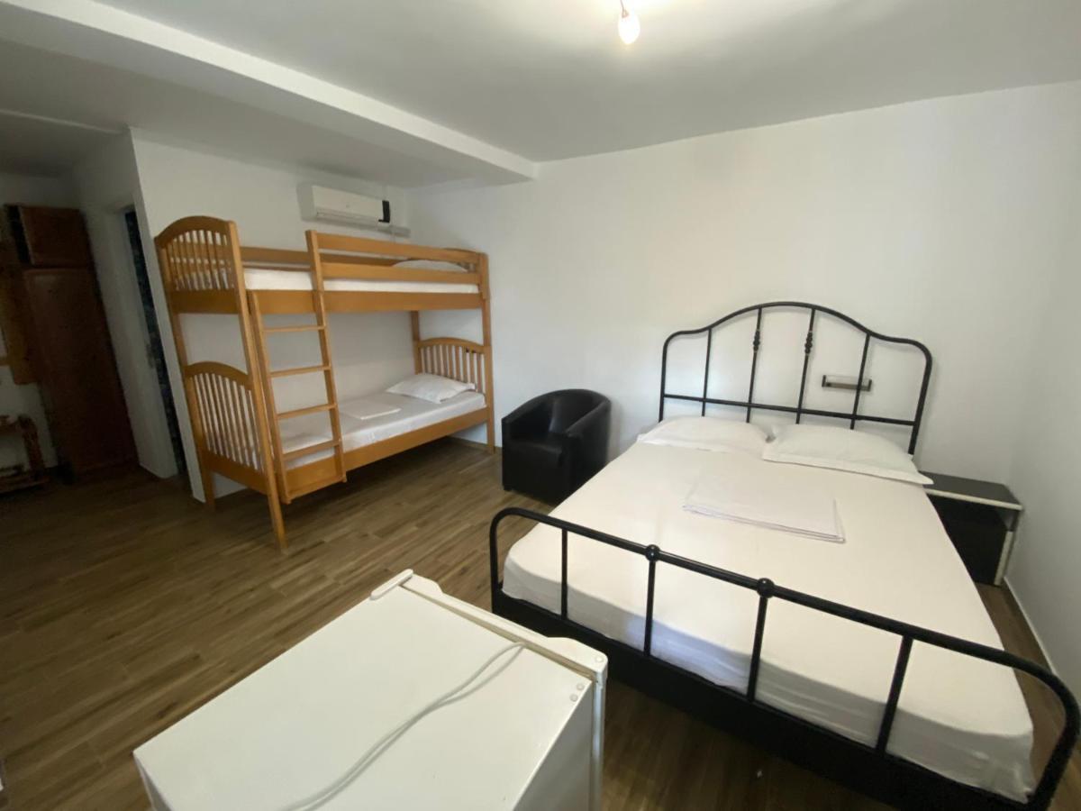 Casa Ciobi Hotel Două Mai Buitenkant foto
