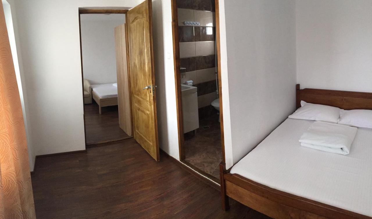 Casa Ciobi Hotel Două Mai Buitenkant foto